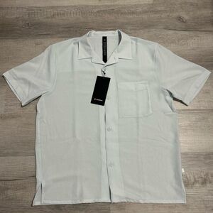 🔥NWT Mens Lululemon Lightweight Camp Collar Button-Up Large - Ocean Air Blue